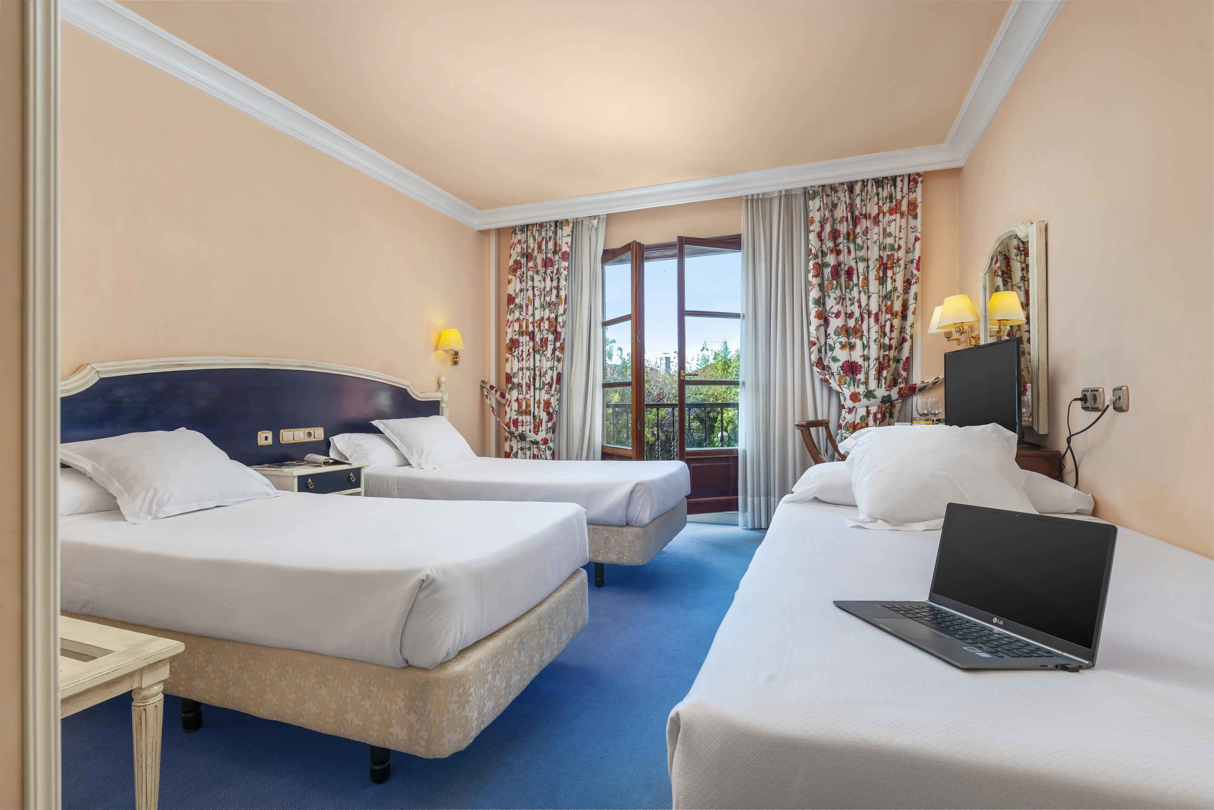 Tryp Bilbao Sondika Hotel Exterior foto