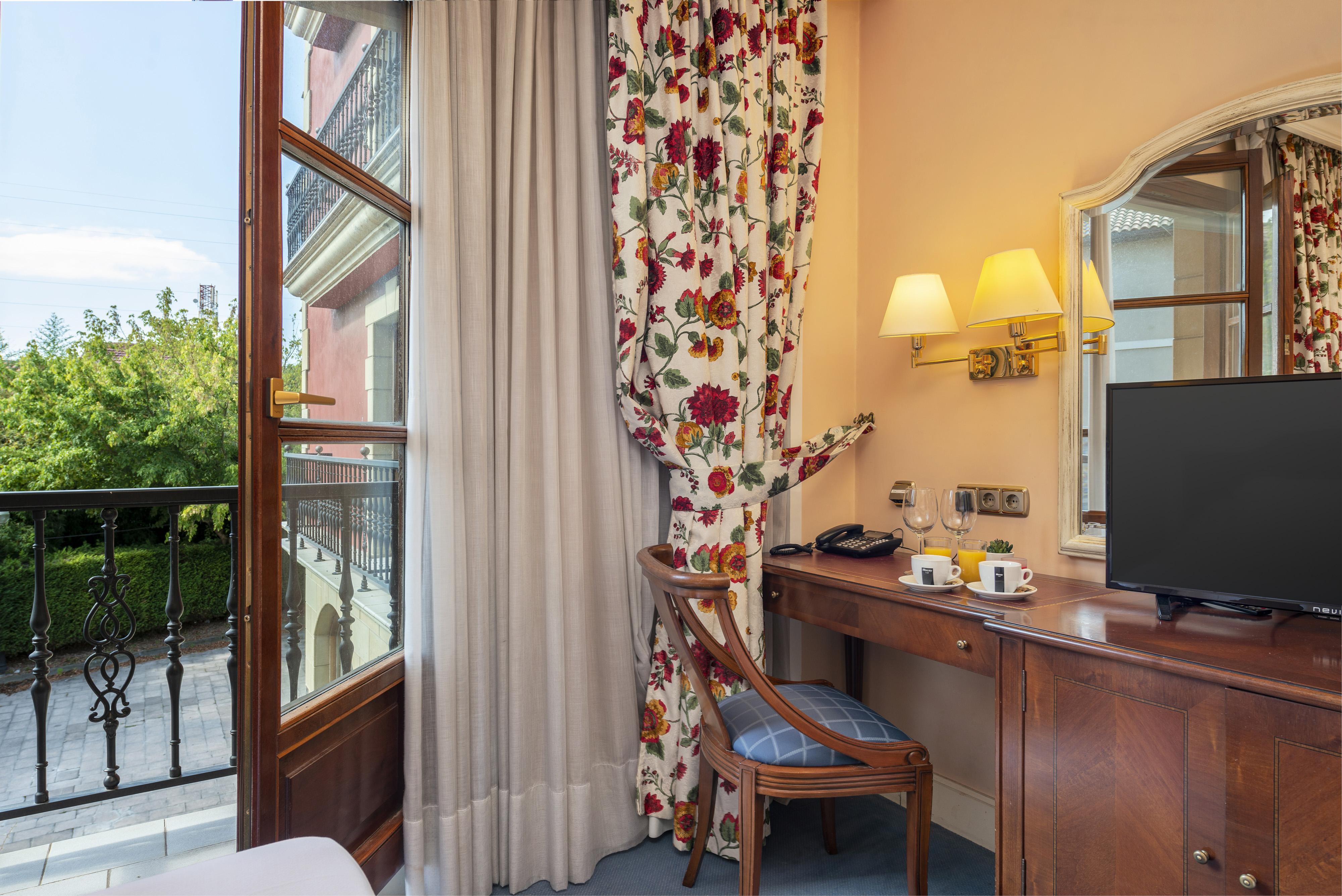 Tryp Bilbao Sondika Hotel Exterior foto