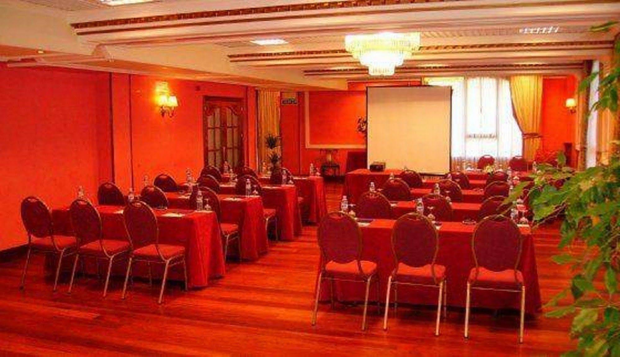 Tryp Bilbao Sondika Hotel Facilități foto
